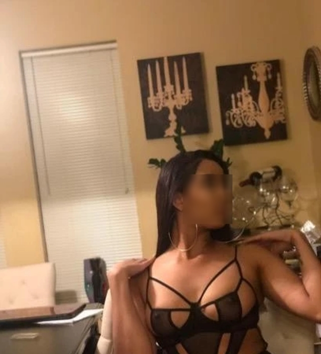 Monica Escort Aberdeen, Washington, United States