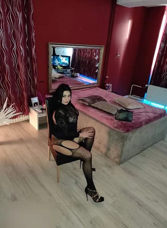 Jamine Escort Hannover, Lower Saxony, Germany