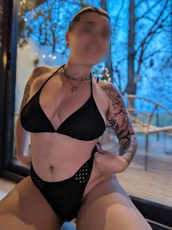 Christevie Claire Escort Dessau, Saxony-Anhalt, Germany